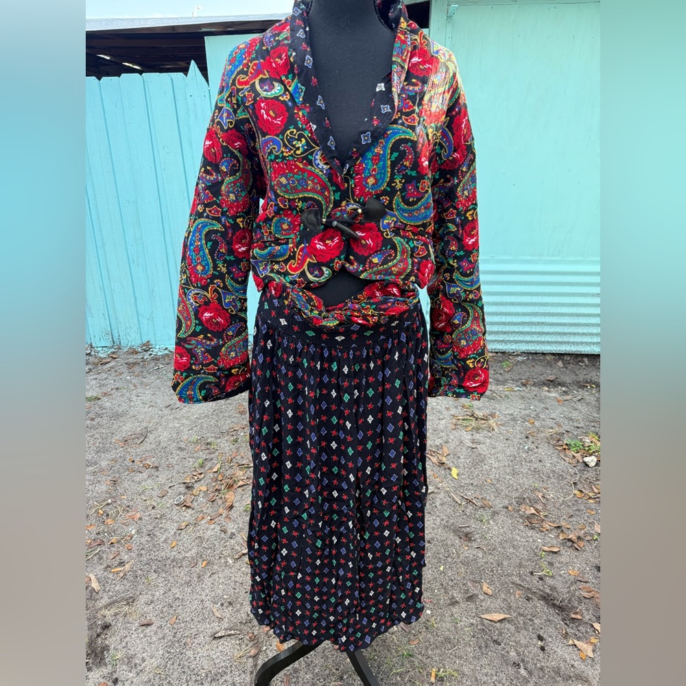 Vintage Chaus 3-Piece Set : Skirt , belt and Jacket , Size S